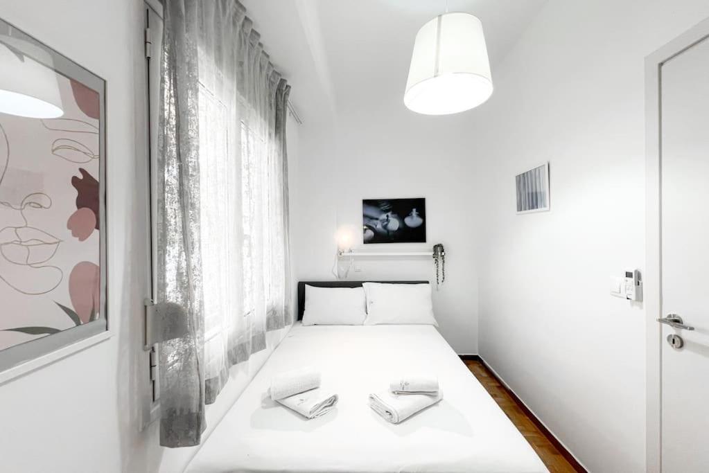 Spacious Penthouse Near Downtown Athens Exterior photo