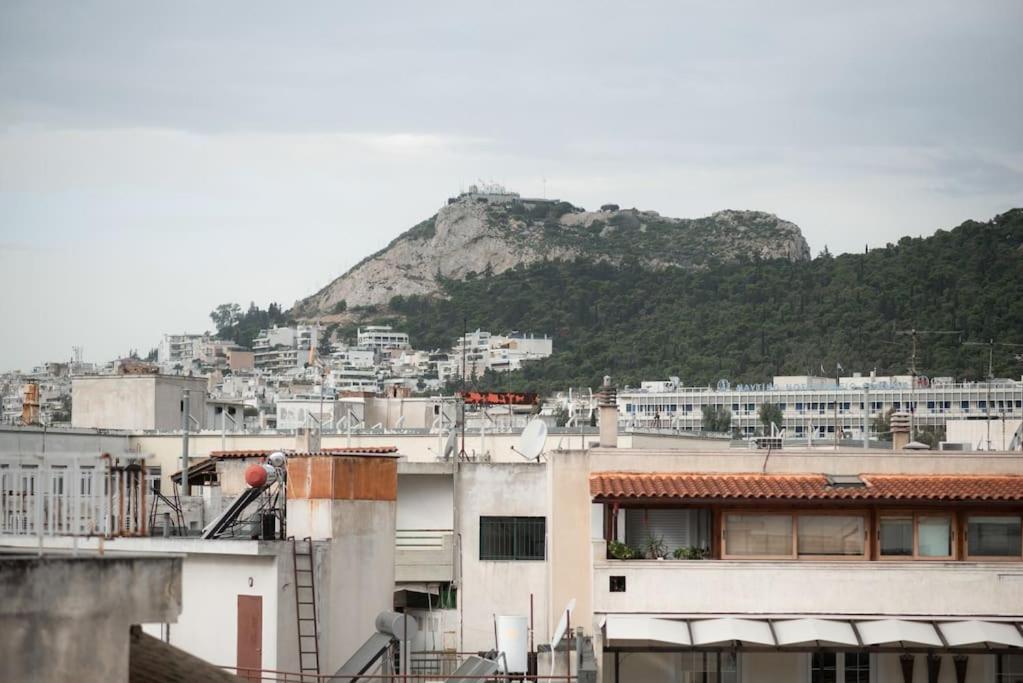 Spacious Penthouse Near Downtown Athens Exterior photo