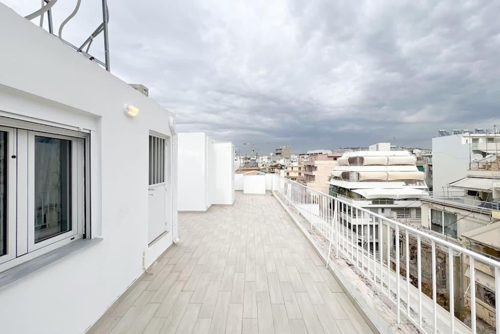 Spacious Penthouse Near Downtown Athens Exterior photo